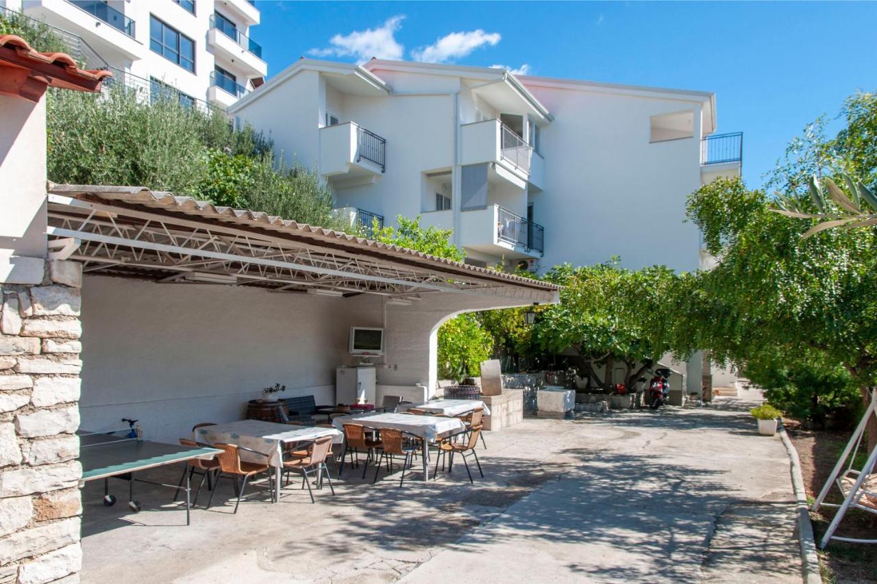 Apartments And Rooms Nikola Omiš Buitenkant foto