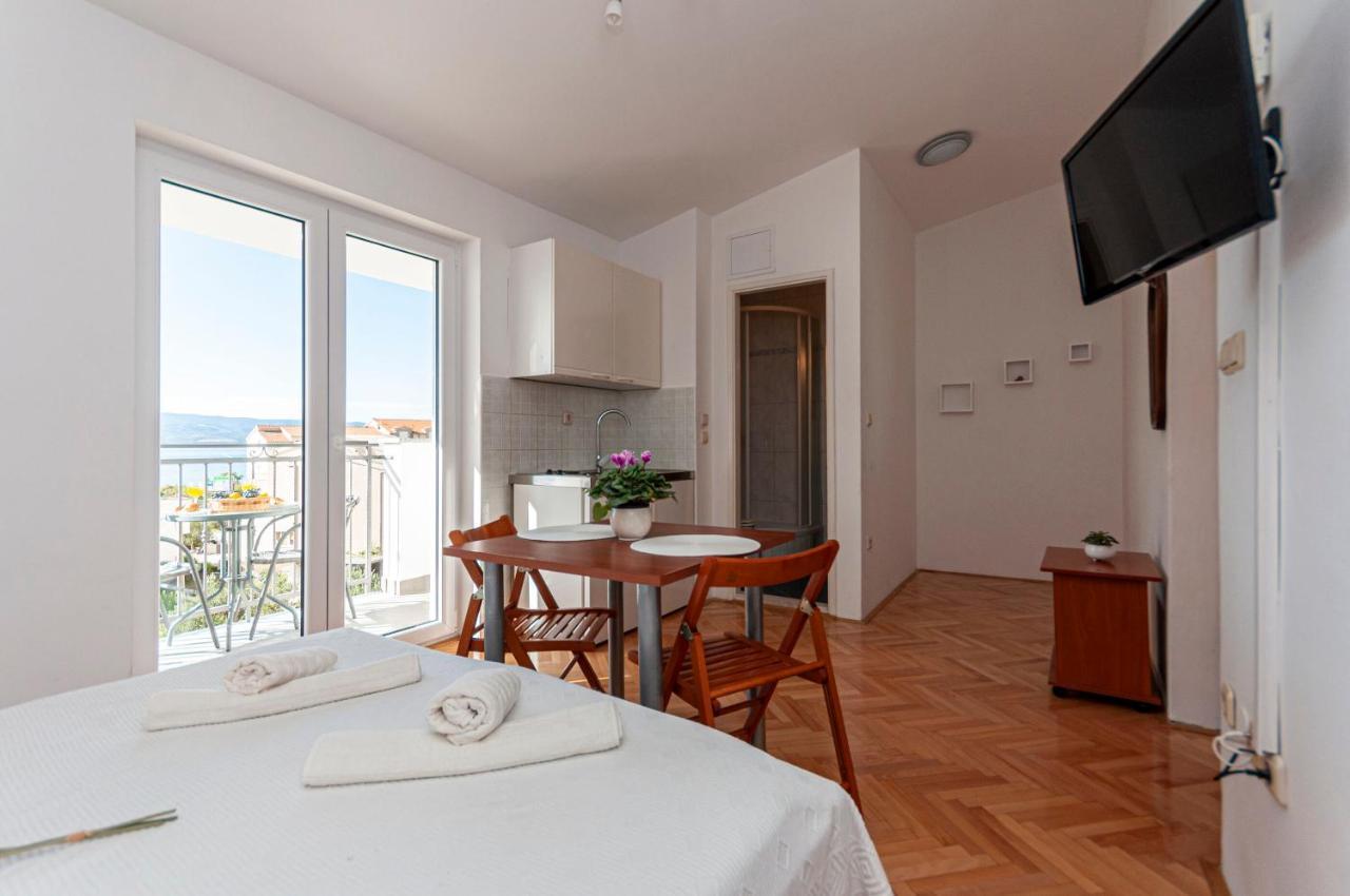 Apartments And Rooms Nikola Omiš Buitenkant foto