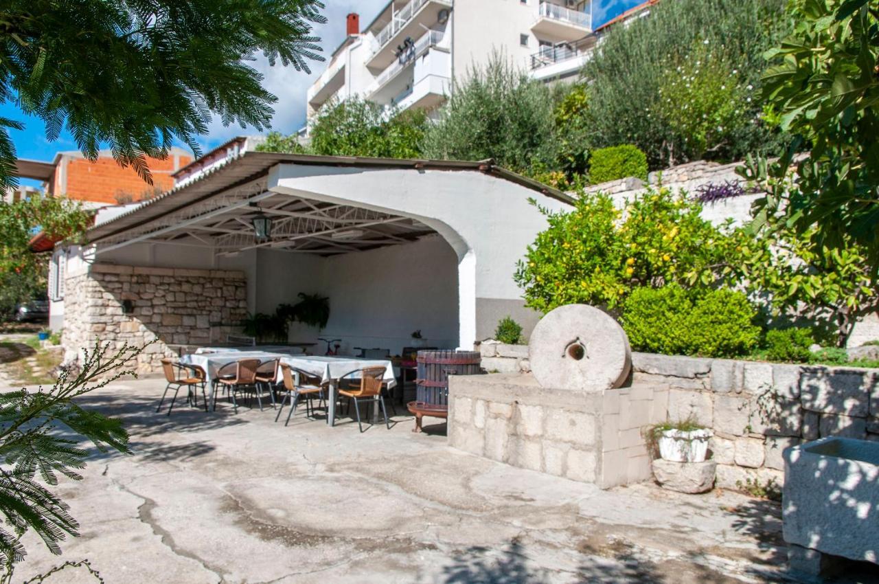 Apartments And Rooms Nikola Omiš Buitenkant foto