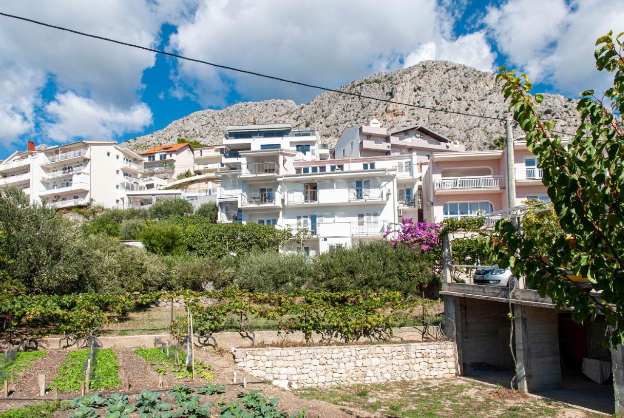 Apartments And Rooms Nikola Omiš Buitenkant foto