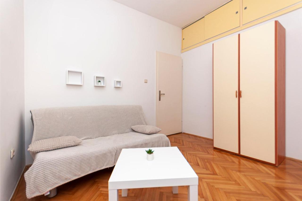 Apartments And Rooms Nikola Omiš Buitenkant foto