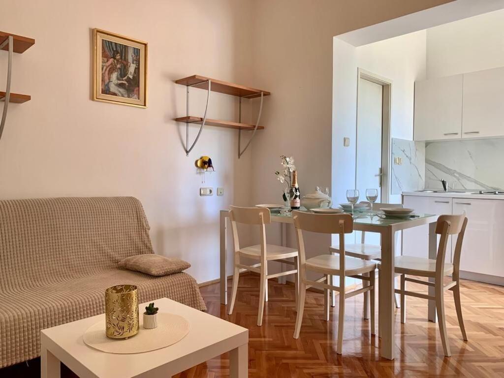 Apartments And Rooms Nikola Omiš Buitenkant foto