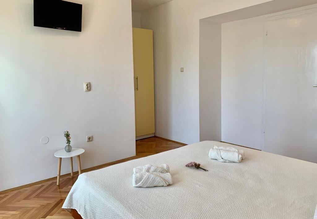 Apartments And Rooms Nikola Omiš Buitenkant foto