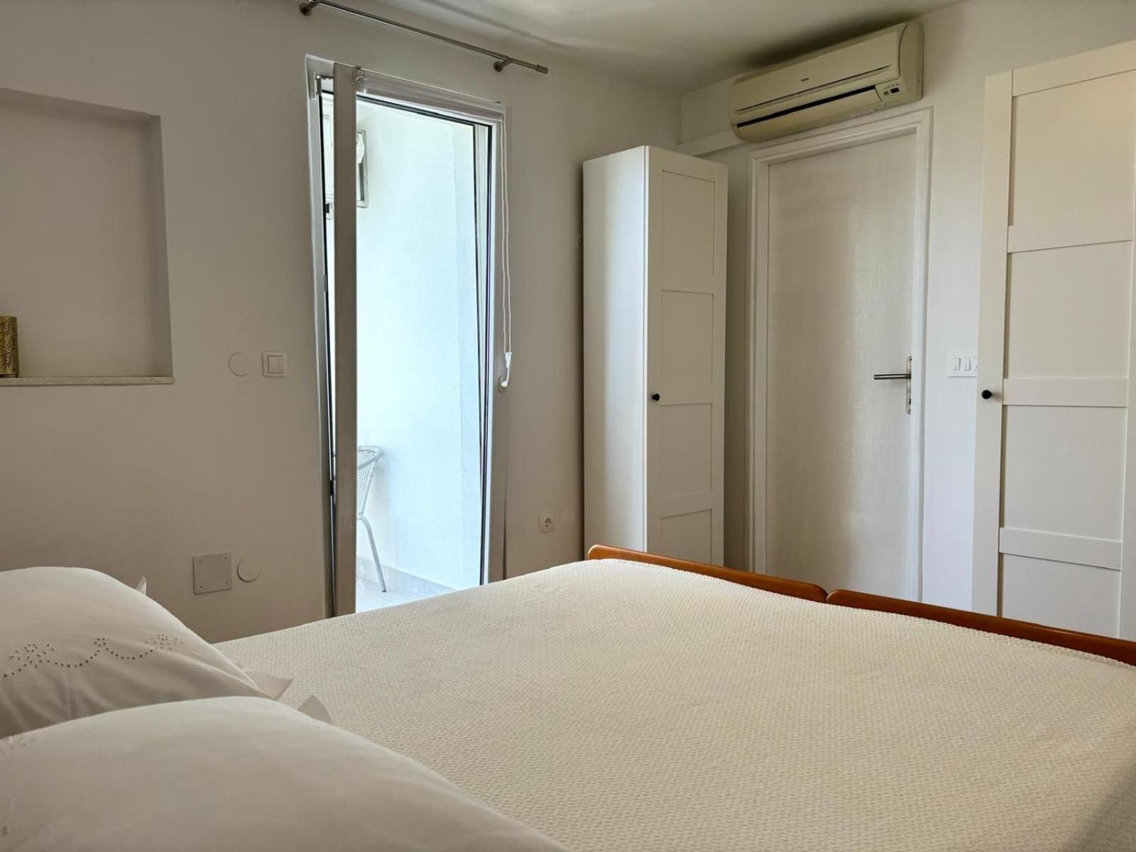 Apartments And Rooms Nikola Omiš Buitenkant foto