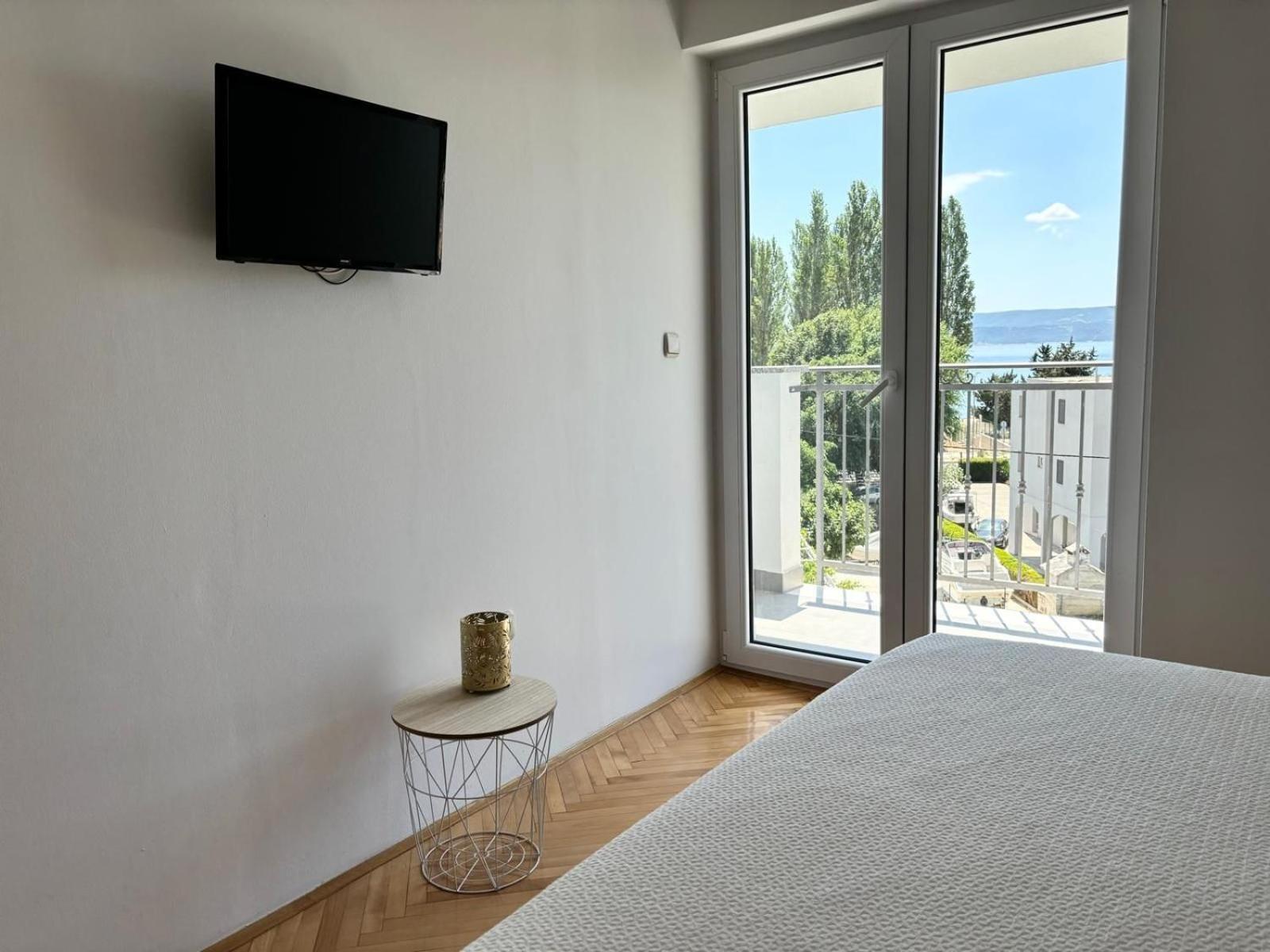Apartments And Rooms Nikola Omiš Buitenkant foto